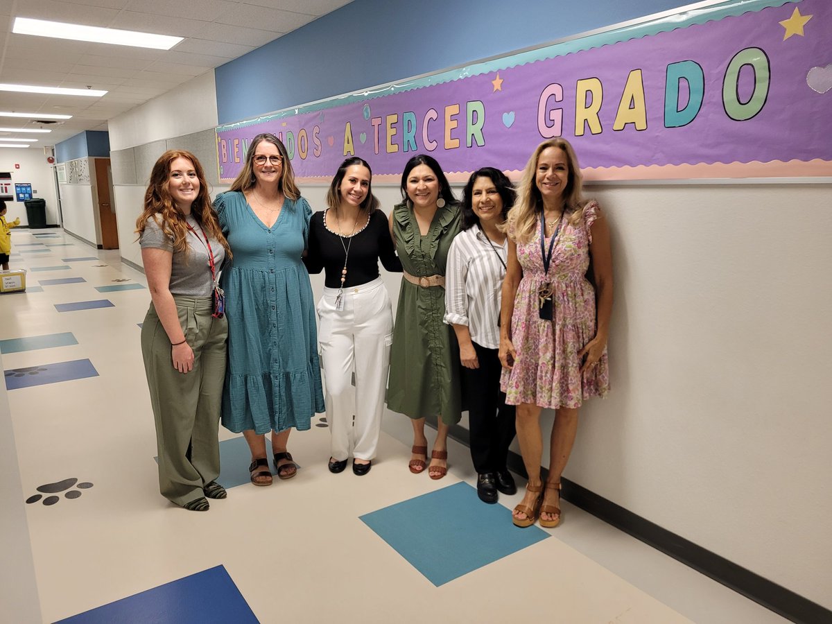 jpecina17's tweet photo. 1st day of School! Year 14
BEST YEAR EVER WITH THE BEST TEAM! #team3rdgrade #bye @fmgilbert
@RositaG350 https://t.co/q4URjXFI22