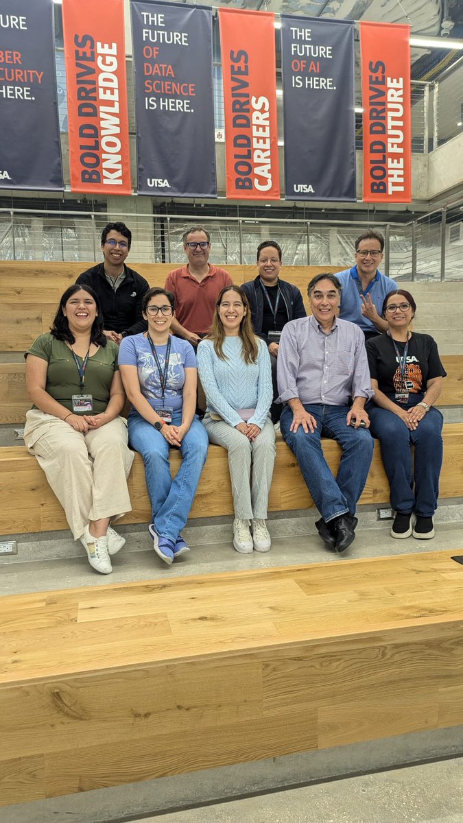 IngenieriasTec's tweet photo. Nuestros estudiantes de la Maestría en Inteligencia Artificial Aplicada tuvieron una increíble experiencia en la UTSA, colaborando en proyectos de IA en áreas como salud, ciudades inteligentes, privacidad y más. 🗺️
#tecdemty #tec https://t.co/cKib53zwCf
