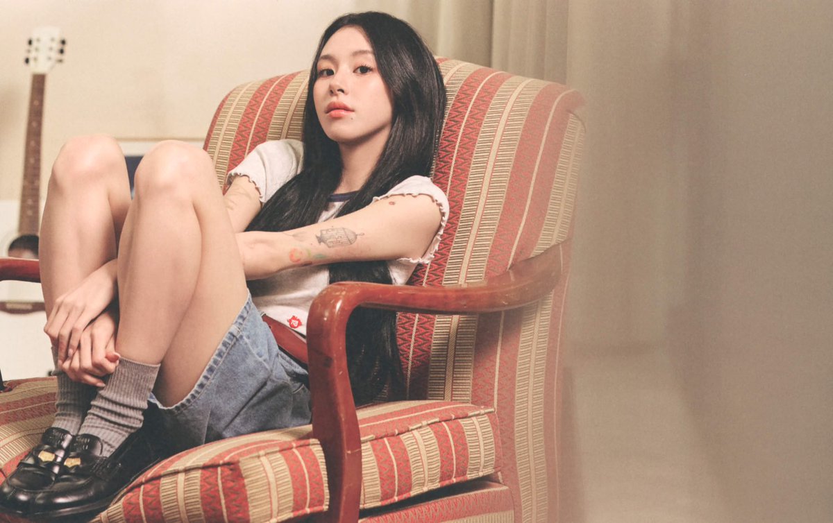 chaeyoung pics tweet media