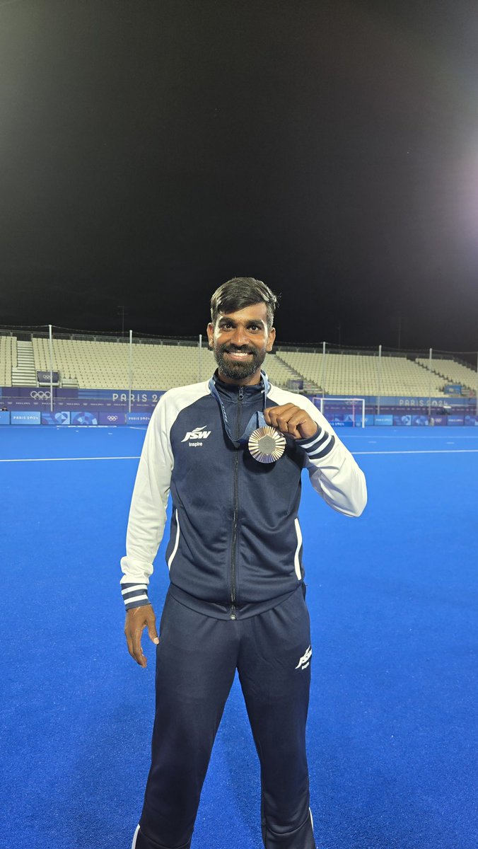 sumit hockey tweet media