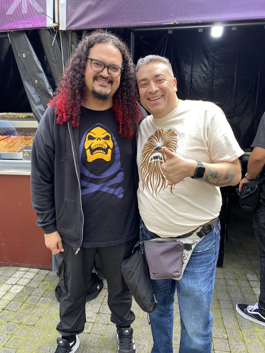 SoyMugre's tweet photo. #SalvameDiario @elwarpig Fue una gran experiencia el poder asistir al #WildoFest y ver bandas chidas de Surf y Garage en vivo, el ambiente y la gente prendió padre. Te comparto foto con Crunchy (coincidimos al ir x unas tortas 😁😁) y me comentó les faltó soltar 1 rola por tiempo https://t.co/BCqsp704yY
