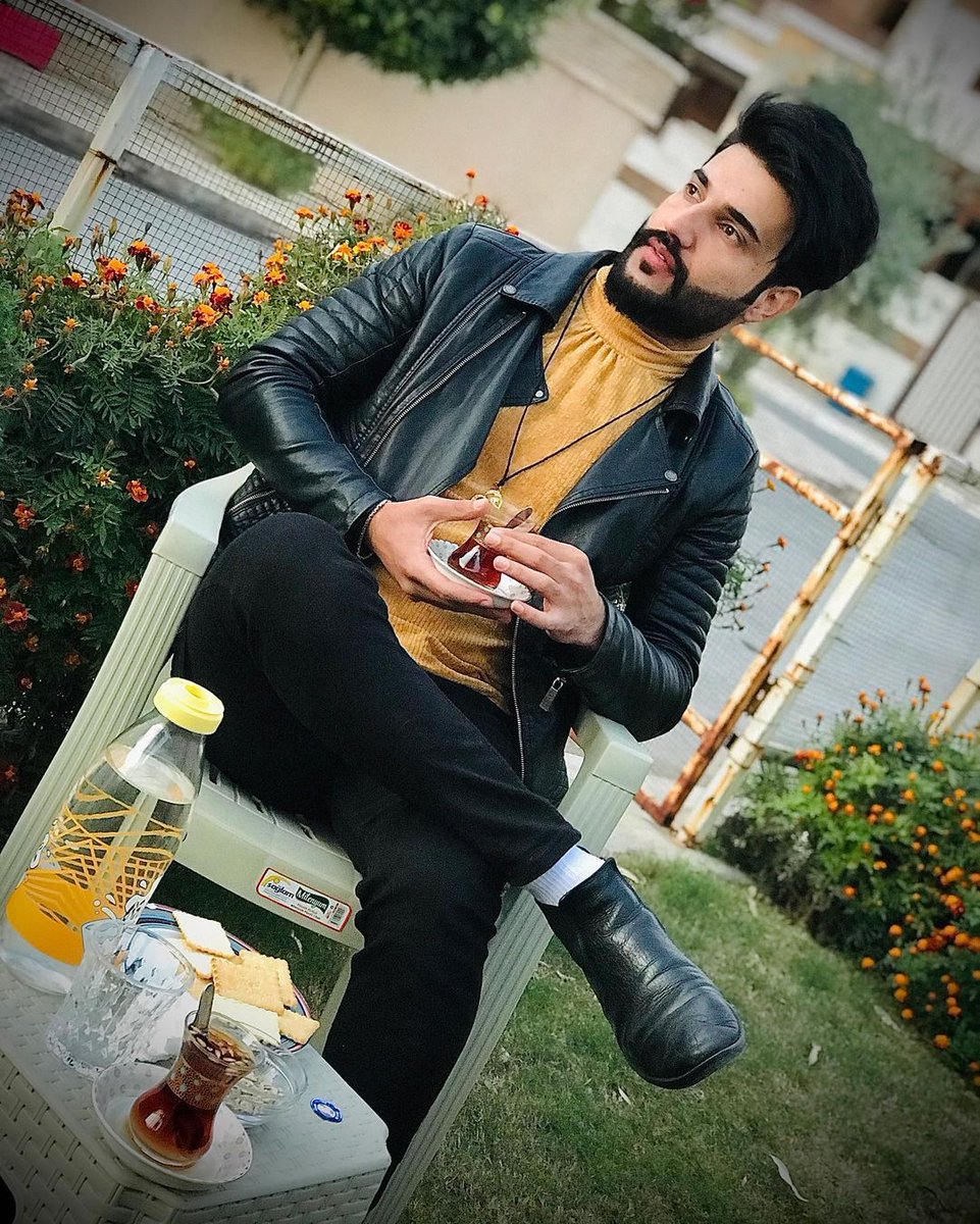 Overthinking is not a joke,I feel like everyone is in love with me
