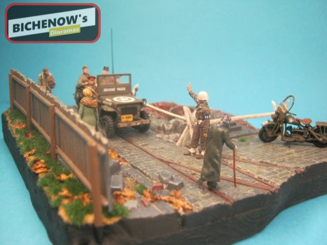 BichenowS's tweet photo. Diorama 1/72 - Four in a jeep - Vienne 1945 (suite)
#Preiser, #Academy, #WhiteStorkMiniature , #diorama https://t.co/hYdqFSU5yx