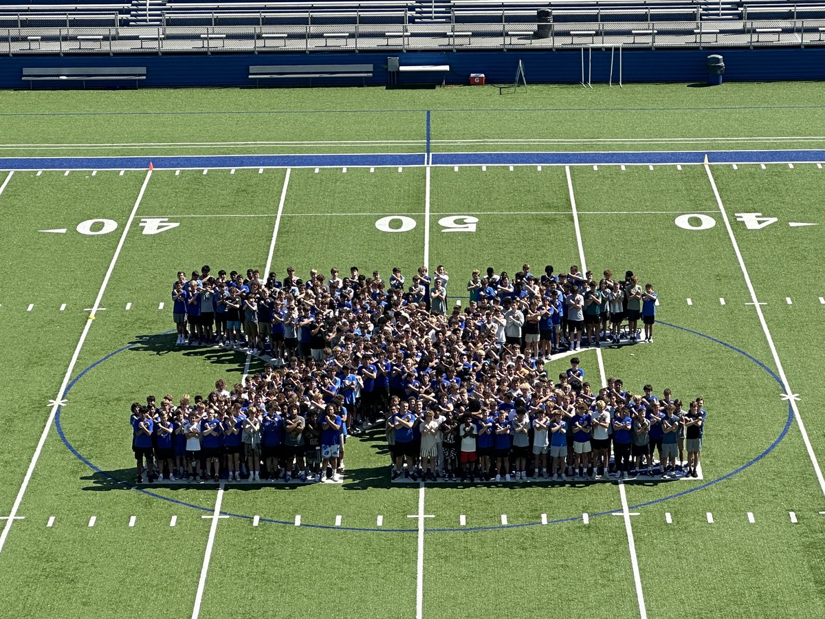 stxinfo's tweet photo. Class of 2028… welcome to the Long Blue Line! #AMDG https://t.co/6KYLMjFspo