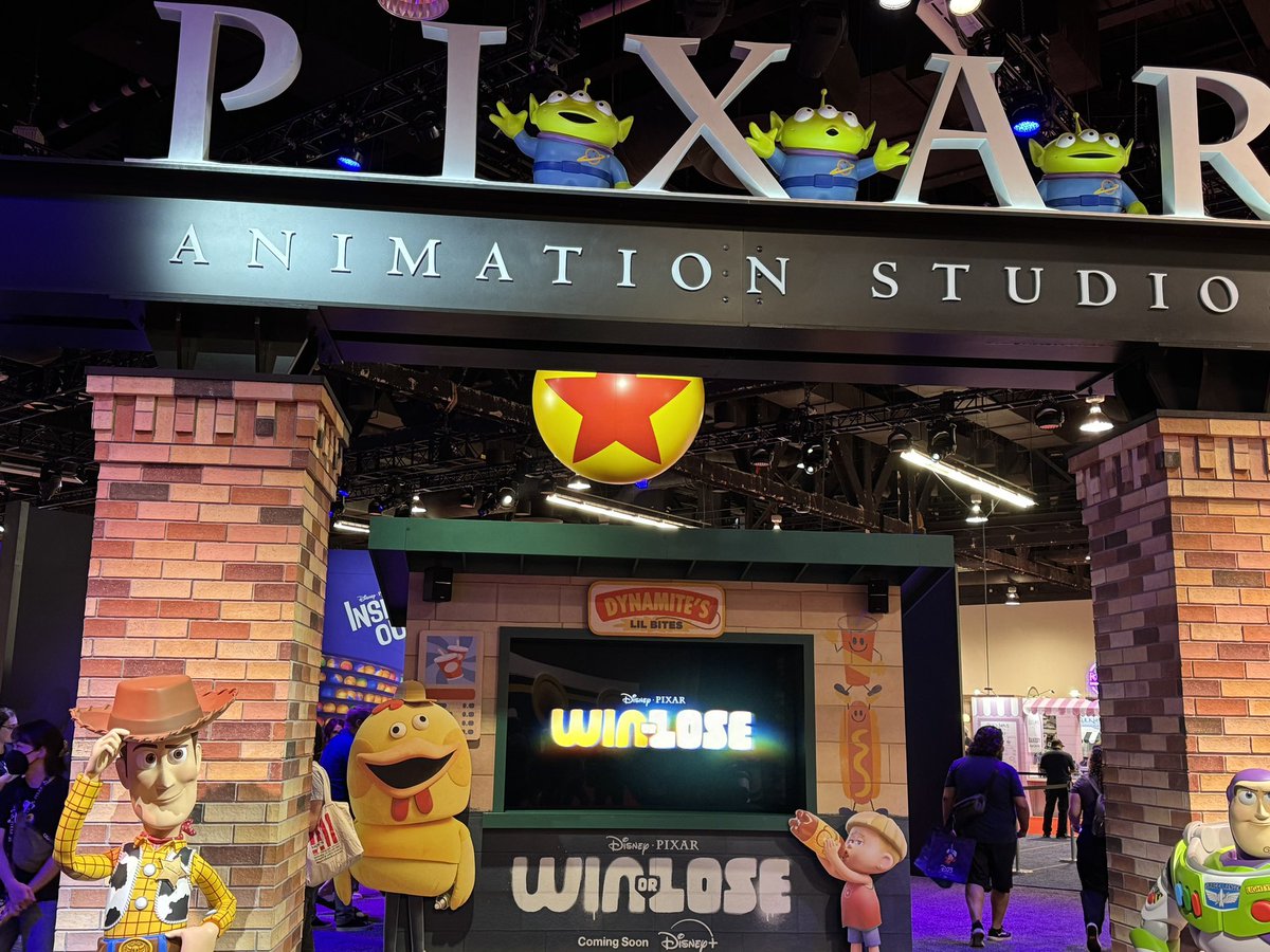 DisneyAnalysiFR's tweet photo. [Spécial #D232024] Faisons également un dernier tour par le stand de #Pixar avec #ToyStory5, #ViceVersa2, #Elio et la prochaine série #DreamProductions !

#D23 #DisneyD23 #DisneyTwentyThree https://t.co/SYUmnzIJK5