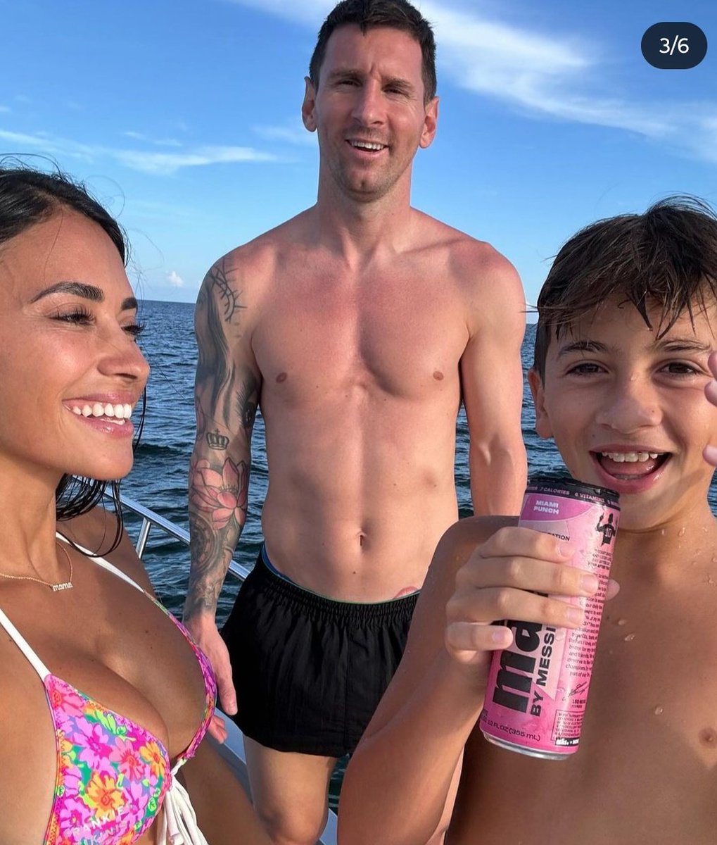 GoatLeoMess1_0's tweet image. Extraño verte dentro de las canchas⚽.

Pero feliz de verte así🫰🏼❤️.