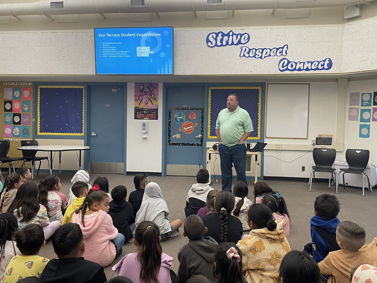Mr. Wood and Sun Terrace second graders are off to a great start this school year! ☀️ <a href="/MtDiabloUSD/">MDUSD</a>