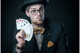 EdinburghEye's tweet image. Chris Cross
Not Playing With A Full Deck
Voodoo Rooms Ballroom 
10:30pm

Cross can do all of the tricks you expect him to do and is no doubt a big hit at corporate parties.
But the old hat ‘banter’, arrogance and contrived gimmickry of his persona make this a queasy watch.

⭐️