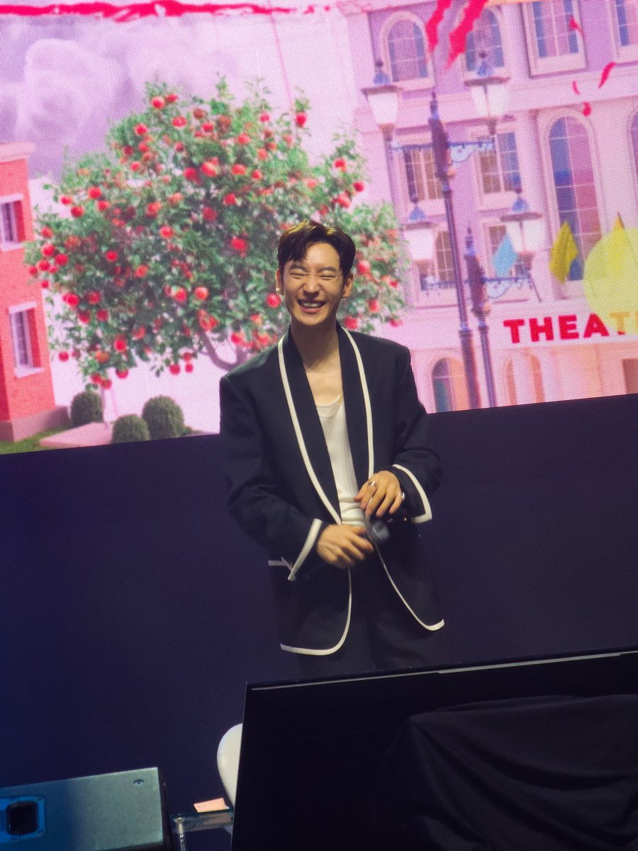 Papikapla89's tweet photo. ชอบยิ้มตาสระอิของพี่ 😄
#이제훈 #LeeJeHoon
#JehoonsFavorite #JehoonsFavorite_BKK
#2024LEEJEHOONASIATOURLOVEINBANGKOK #COMPANYON
#UJINENT #유진엔터테인먼트 #HALFTOAST #STARPLANETASIA https://t.co/qlG3f8uTrV