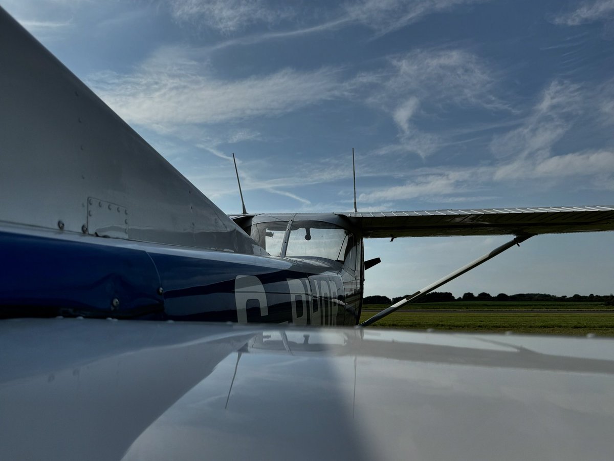 gamstonflying's tweet photo. The temperate reached a maximum of 28.8°C at 13:44L today. Not as warm as forecast, but plenty hot enough! https://t.co/ITEC4v6iw2