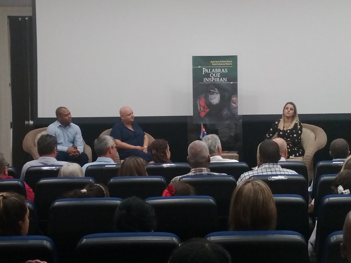 centrofidel's tweet photo. En conmemoración del #DíaMundialDeLaJuventud y el #98Aniversario del natalicio de #FidelCastroRuz se presenta en el #CentroFidelCastroRuz el libro Palabras que inspiran. #NuestroFidel #FideVive https://t.co/mt4qffj4Df