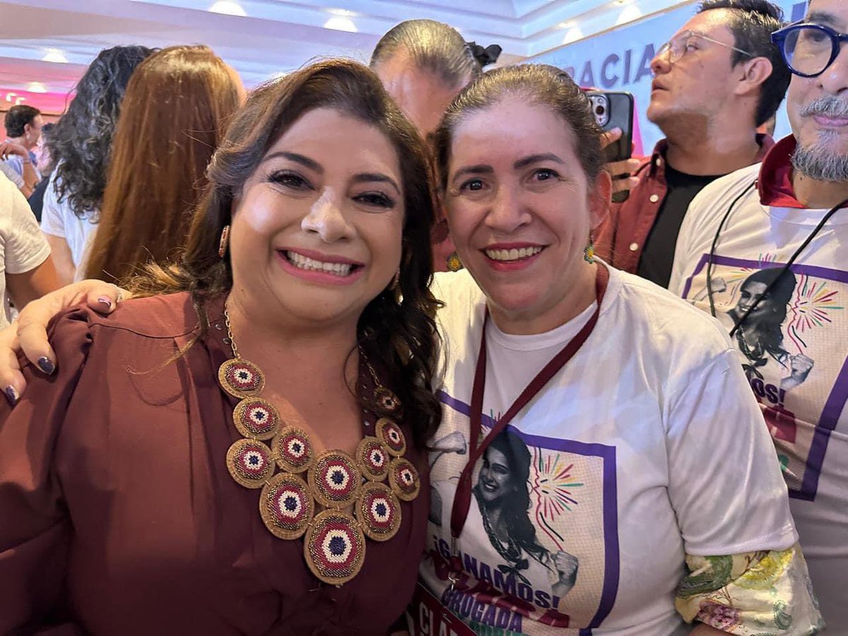 ¡Hoy quiero desearle un muy feliz cumpleaños a nuestra querida Jefa de Gobierno electa <a href="/ClaraBrugadaM/">Clara Brugada Molina</a> !

¡Feliz cumpleaños Jefa de Gobierno! La queremos muchísimo ♥️🎉