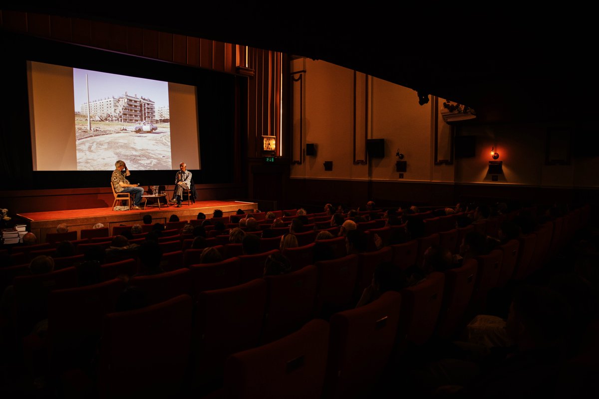 Hyde Park Picture House (@hydeparkph) on Twitter photo It was an honour to hear from photography legends Peter Mitchell and Martin Parr on Friday. Thank you both for your fascinating conversation & thank you to <a href="/LeedsArtGallery/">Leeds Art Gallery</a> & <a href="/RRBPhotobooks/">RRB Photobooks</a>.
Don’t forget to visit Mitchell’s retrospective at <a href="/LeedsArtGallery/">Leeds Art Gallery</a> before Oct 6th. It was an honour to hear from photography legends Peter Mitchell and Martin Parr on Friday. Thank you both for your fascinating conversation & thank you to <a href="/LeedsArtGallery/">Leeds Art Gallery</a> & <a href="/RRBPhotobooks/">RRB Photobooks</a>.
Don’t forget to visit Mitchell’s retrospective at <a href="/LeedsArtGallery/">Leeds Art Gallery</a> before Oct 6th.