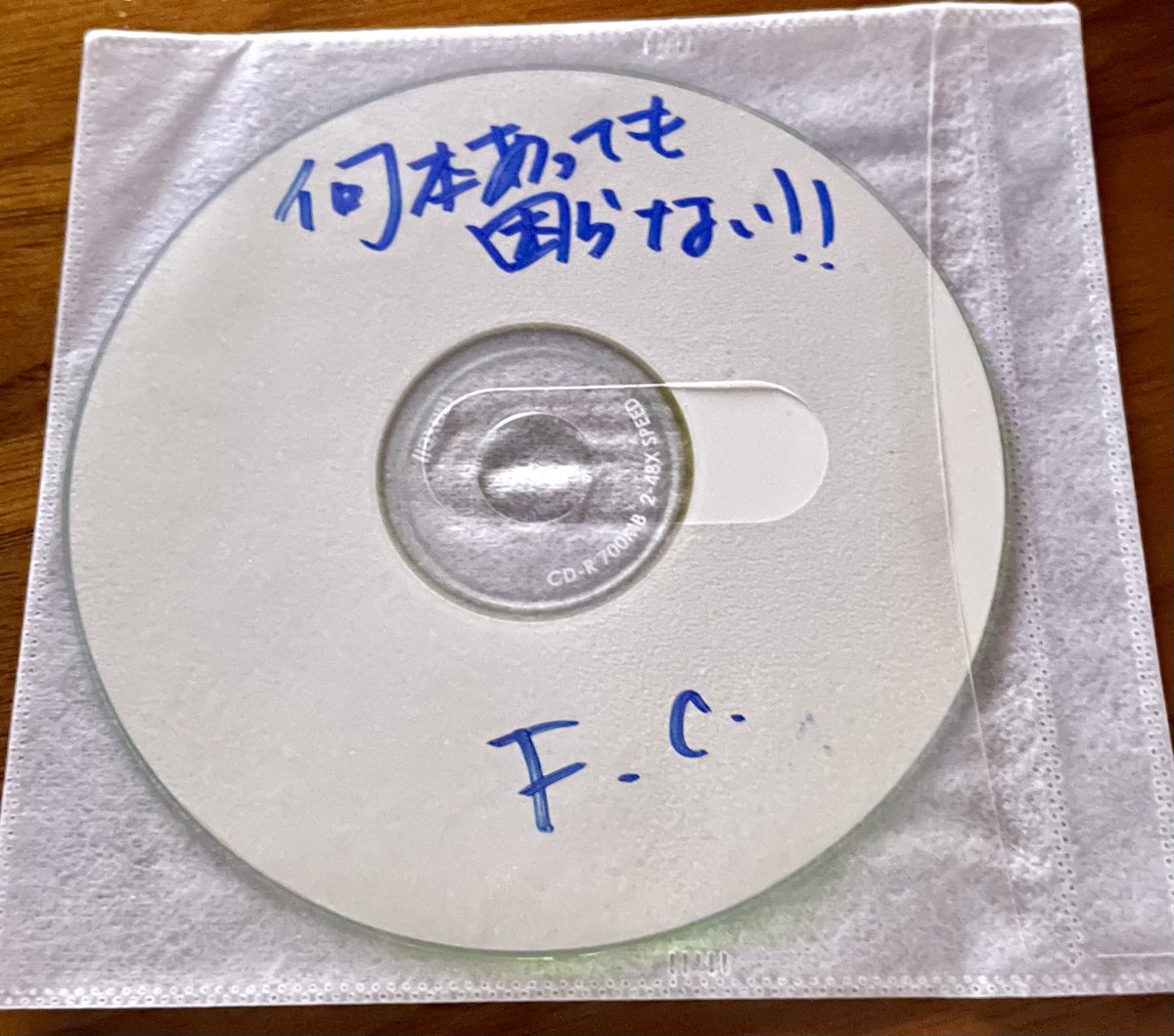 azuemon's tweet photo. #ファミリーコンティニュー
#1stワンマンライブ
#百獣ステーション
#燃えプロ奉納
#タイトル手書きお返しCD
#MC8bit #ほぼMCU
#MCU20周年 ㊗️
#MCU関連の何かを貼る💙 https://t.co/ANOh1Bb0qk