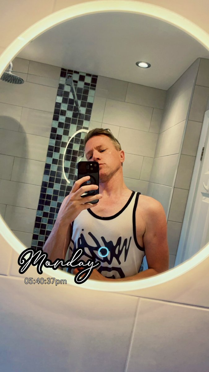 timotheejohn1's tweet image. It’s a UK summer….1 day! 🙌😂