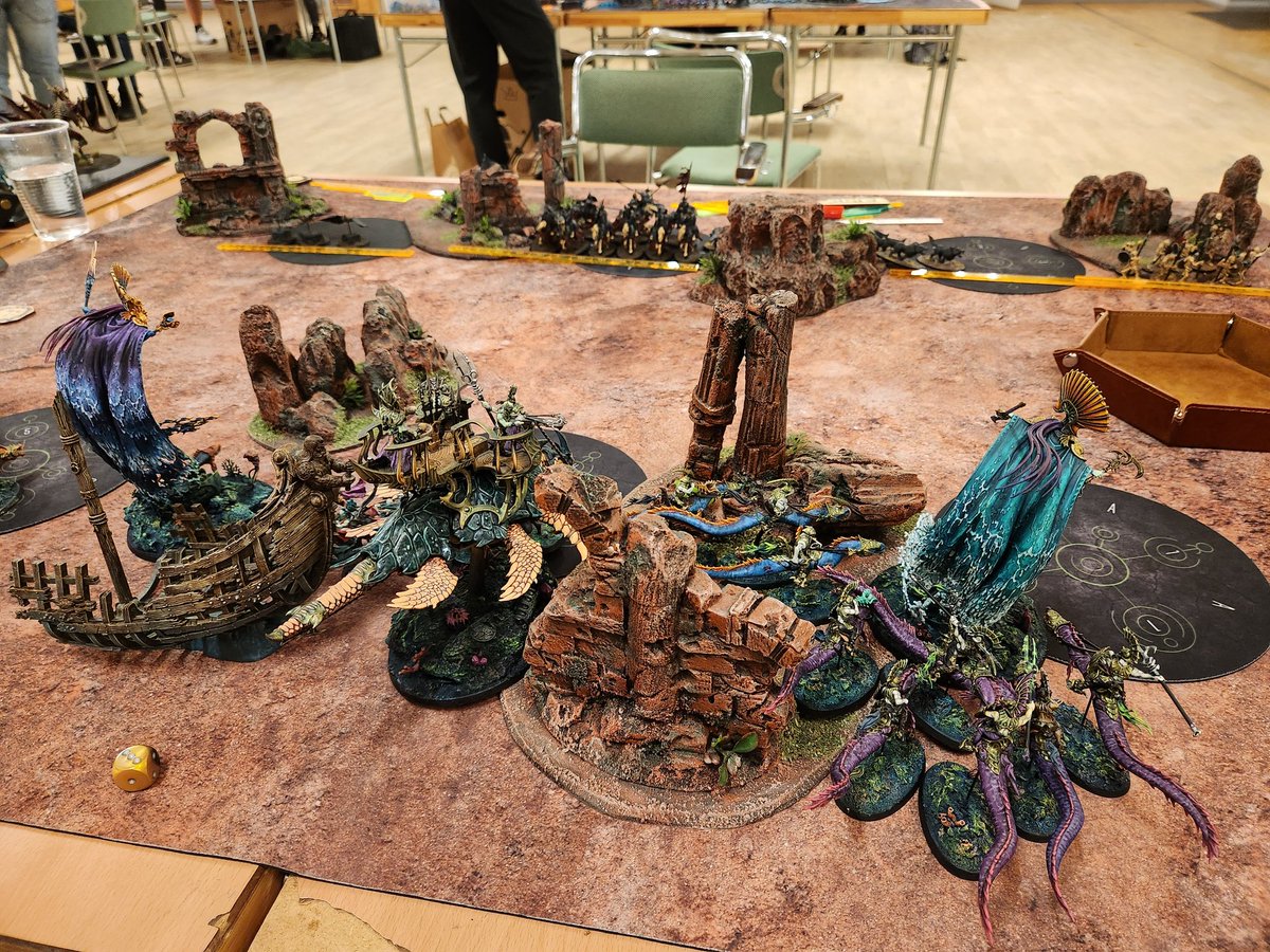 Back with a 4-1 and 3rd place for the fishes! Prize was a shot glass 😅 so cheers, everyone! Thank you for the positive vibes! 🙏
#WarhammerCommunity #ageofsigmar #aos