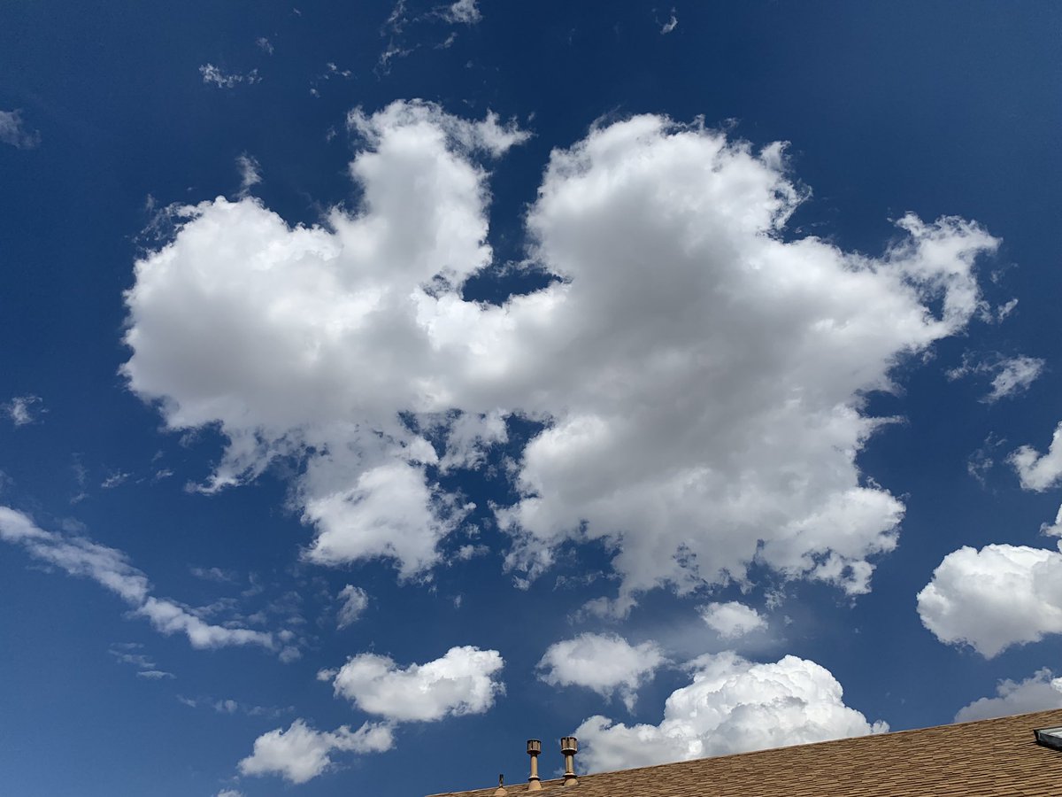 CrystalAnd22350's tweet image. Beautiful clouds before the storms hit ❤️#Cowx #cowx