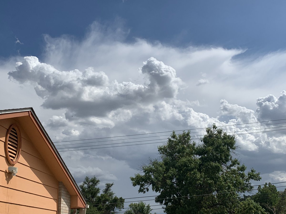 CrystalAnd22350's tweet image. Beautiful clouds before the storms hit ❤️#Cowx #cowx