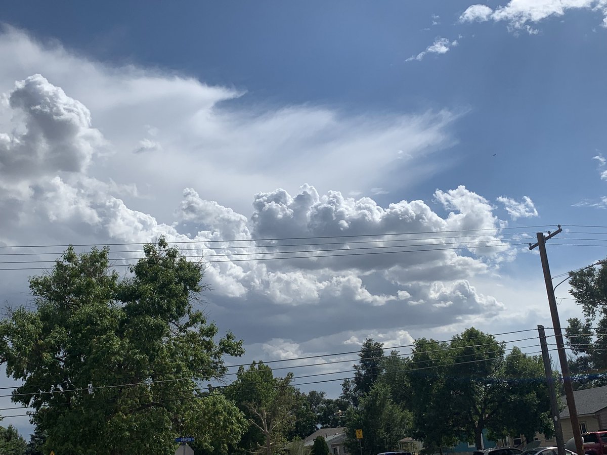 CrystalAnd22350's tweet image. Beautiful clouds before the storms hit ❤️#Cowx #cowx