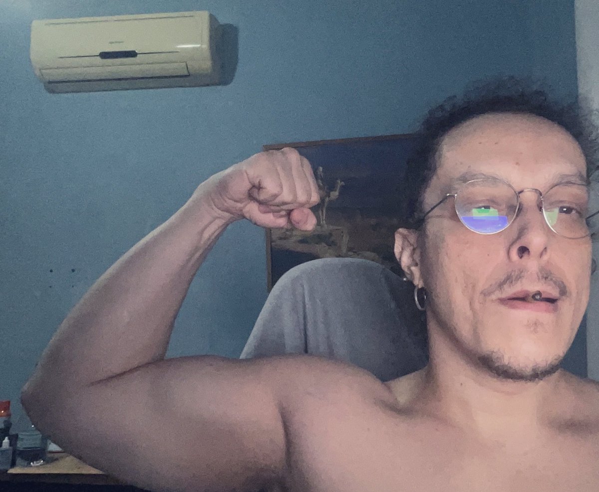 die_mag's tweet image. Artist VS Art