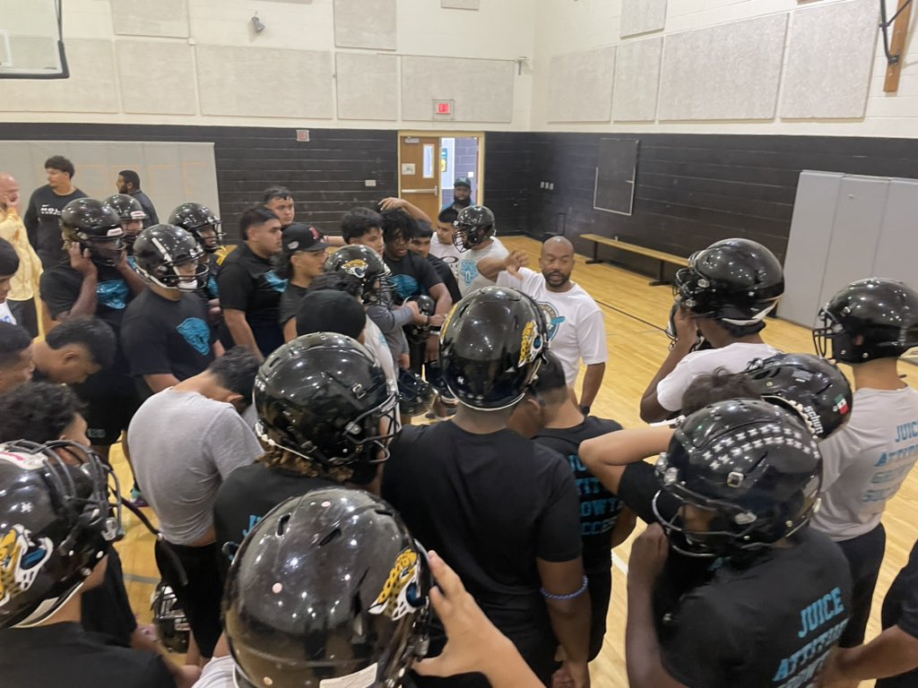 Molina Football tweet media