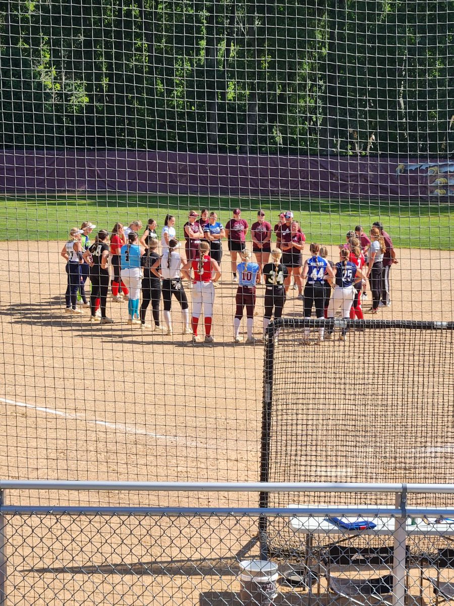 MaraMeverd30's tweet photo. Thank you Coach Korn and all of the UW La Crosse coaches and players for such a great camp this afternoon! Go Eagles!! https://t.co/OosHOx57YH