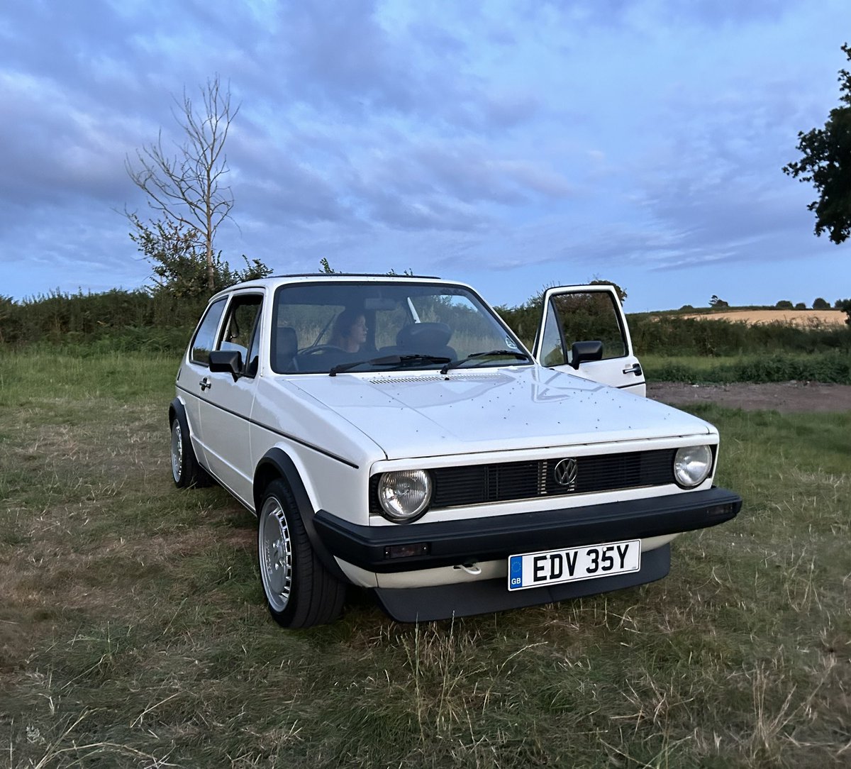 veedubhev's tweet image. Great first outing of the year for #Edy.  Took him to my evening meet. The meet was so busy I didn’t get any proper photos of anyone else’s car, let alone my own! Edy also got attacked by flying ants at the end of the night! Attrative to bugs too I guess 🤣