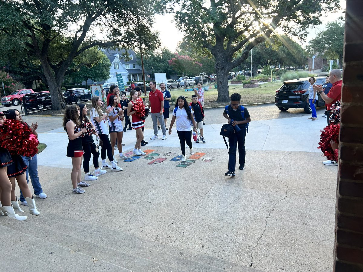 PrestonHollowES's tweet photo. Happy 1st Day of School!! Welcome back, PHE! ✨🍎✏️ We're ready to Level Up and Make It Happen!!! Excited for a wonderful 24-25 School Year! 😁 @TbrandtTom https://t.co/V4AP8gKFyY