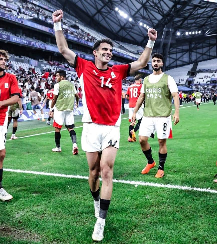 mo_elhariry10's tweet photo. زيزو مش لاعب عادي زيزو بقى نجم تاريخي للزمالك لو زيزو اتباع الزمالك مش هيقوم تاني وفلوسه مش هنعمل بيها حاجه زي اللي قبله من مصطفي محمد وإمام عاشور وغيره وغيره 
#بيع_زيزو_بوابة_الجحيم https://t.co/bFgeX7IH6Y