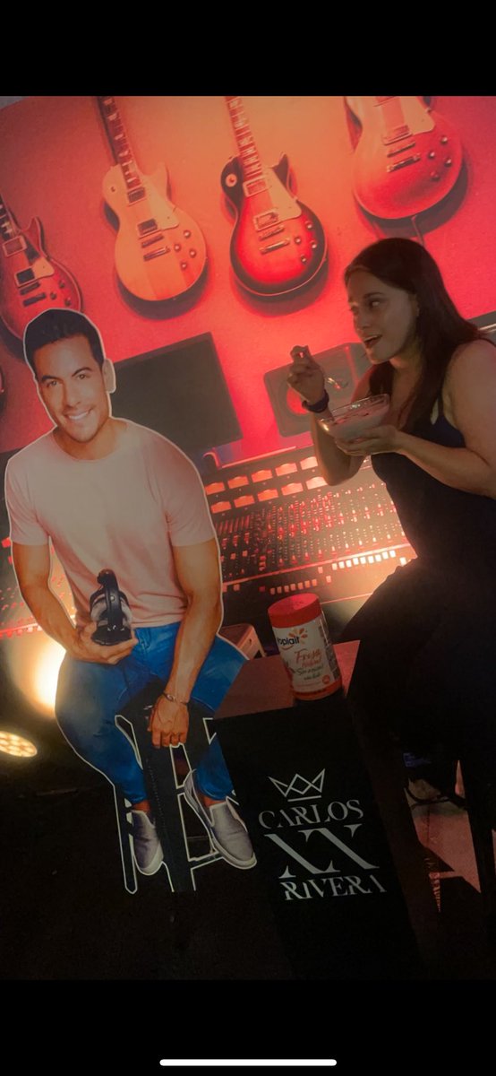 Tuly03's tweet image. Así cuando veo al @_CarlosRivera 
Unas poquitas de la #ExpoRiverista 
#CarlosRiveraXX 
Viernes 9 de agosto 
20 años y los que nos faltan! 🥰 
Mientras tú no dejes de cantar, yo no dejo de seguirte.
Y lo hemos cumplido 20 años 🥰