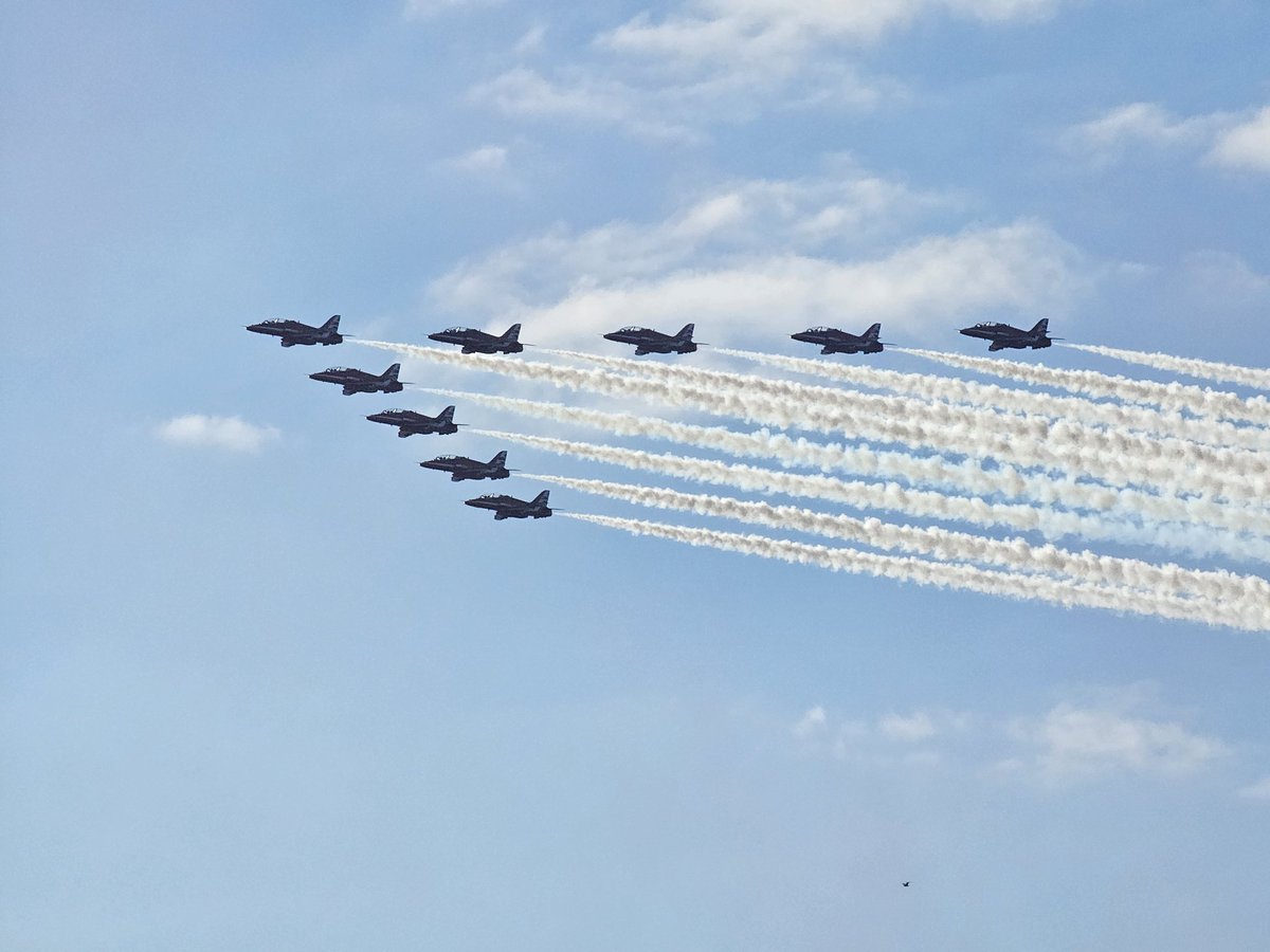 rywilson12's tweet photo. We had fantastic time at the Blackpool Airshow yesterday! Great to see @rafredarrows for their 60th display season #FamilyTime #SummerHolidays #RoadTrip #Blackpool #Airshow #RedArrows https://t.co/QKQt6yTq1G