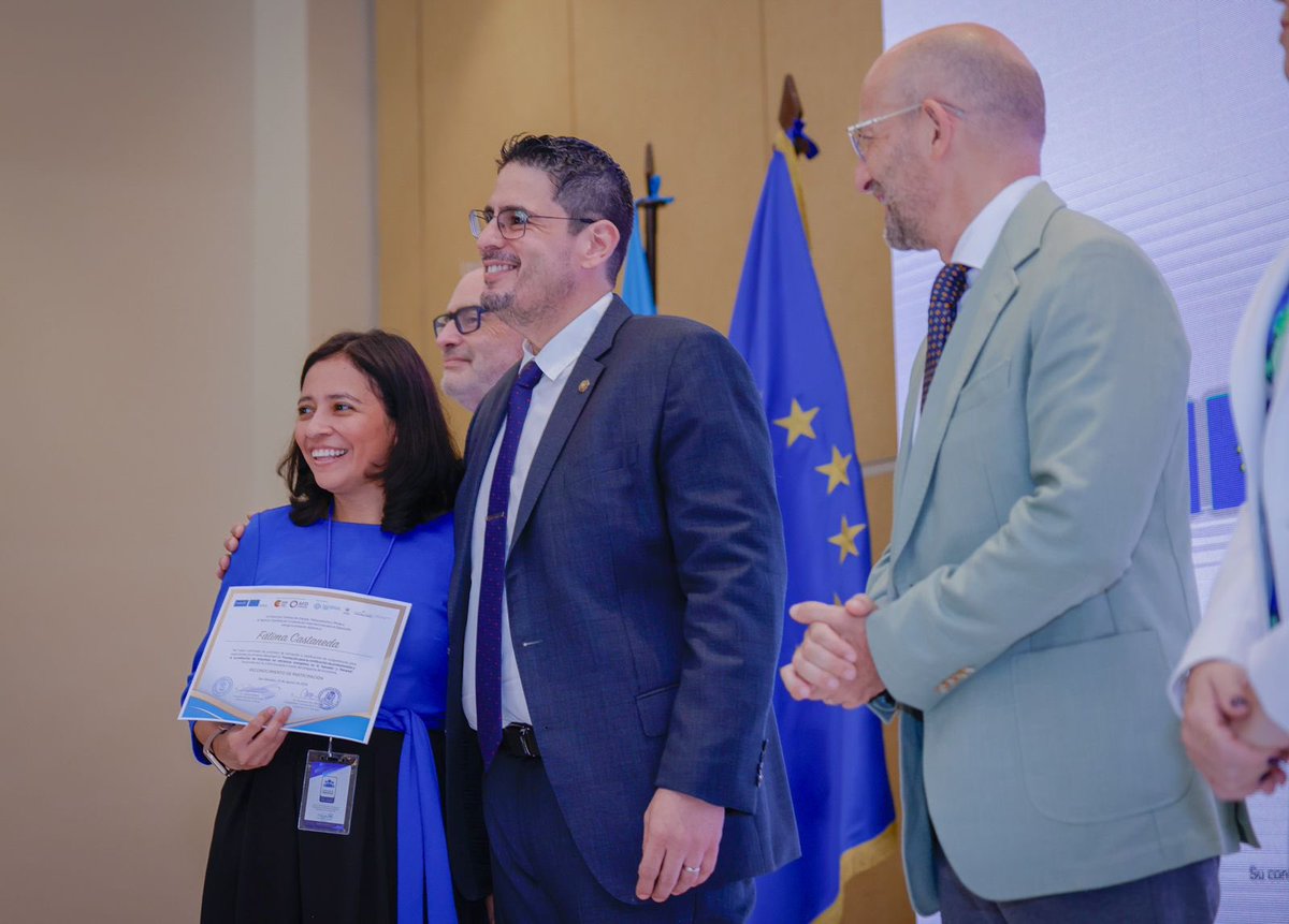 Unión Europea en El Salvador tweet media