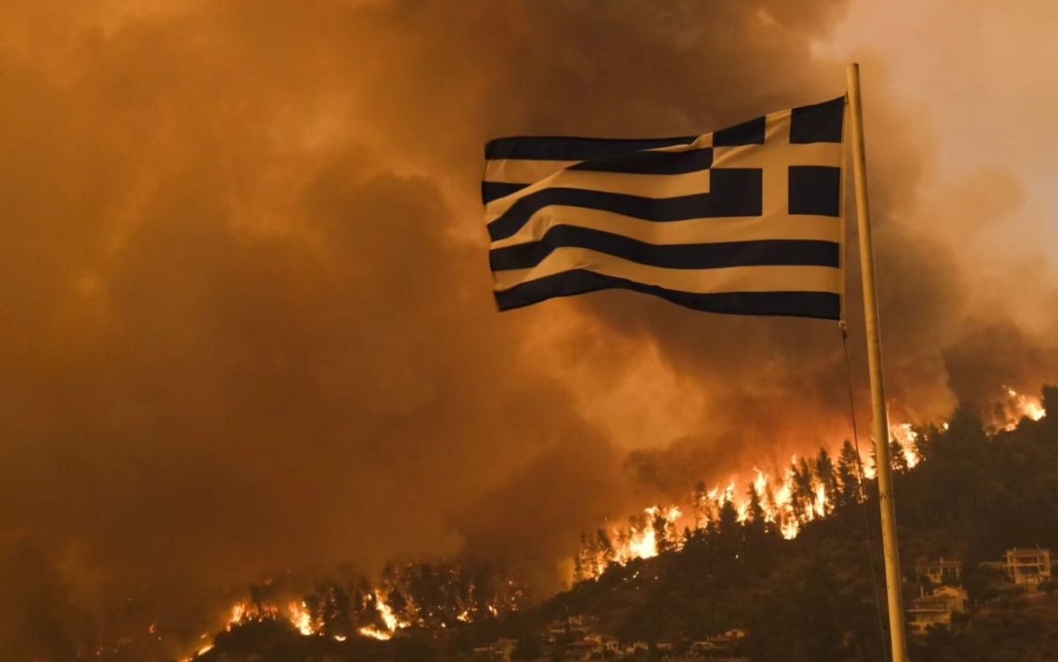 Κάθε χρόνο τα ίδια. 

Από την στιγμή όμως που δεν πράττουμε τίποτα για αλλαγή, τα «Μάνα κράτα γερά», ας μετατραπούν σε «Μάνα συγγνώμη». 

Πατρίδα μου αγαπημένη,
Ποια κατάρα σε βαραίνει;