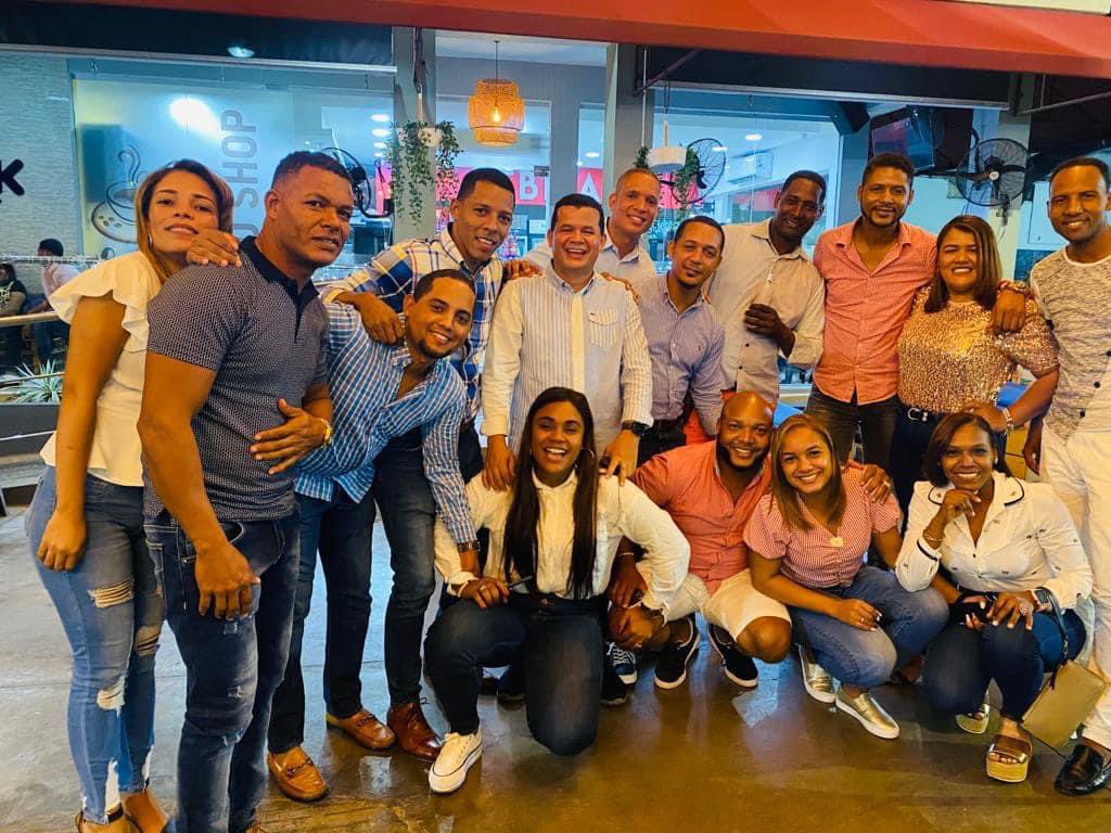 andersonmonteRD's tweet photo. A propósito del día internacional de la juventud.

La juventud es la ocasión de probar cosas nuevas, experimentar y aprender. Lánzate en paracaídas, expresa tu amor y tus ideas. Explora otra culturas. Arriésgate y atrévete a hacer todo en lo que crea , pero hazlo. Sueña en grande https://t.co/W8XRusFby6
