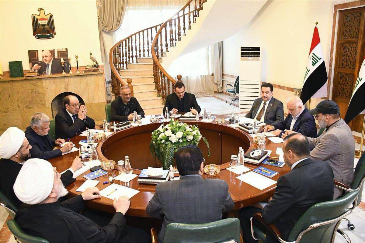RusslyA's tweet photo. اسمعوا أحبتي المجتمعين:

من اليوم إلى ألف سنة جاية، مراح تبنون دولة، ولا راح تفتهمون فكرة الدولة، ولا راح تخش عقولكم، انتو تاريخكم كله هدم فكرة الدولة أياً كانت، هسه جايين تبنون دولة؟؟!

لا عقولكم، ولا عقلياتكم، ولا استيعابكم، ولا فلسفتكم بالحكم، تكدر تبني دولة بالعراق أو غير العراق، انتو والحكم نقيضان لا يلتقيان.

ألف سنة مو 999، وماتبنوها.
لأن خلفة الهدم مايخلوه عالبناء.