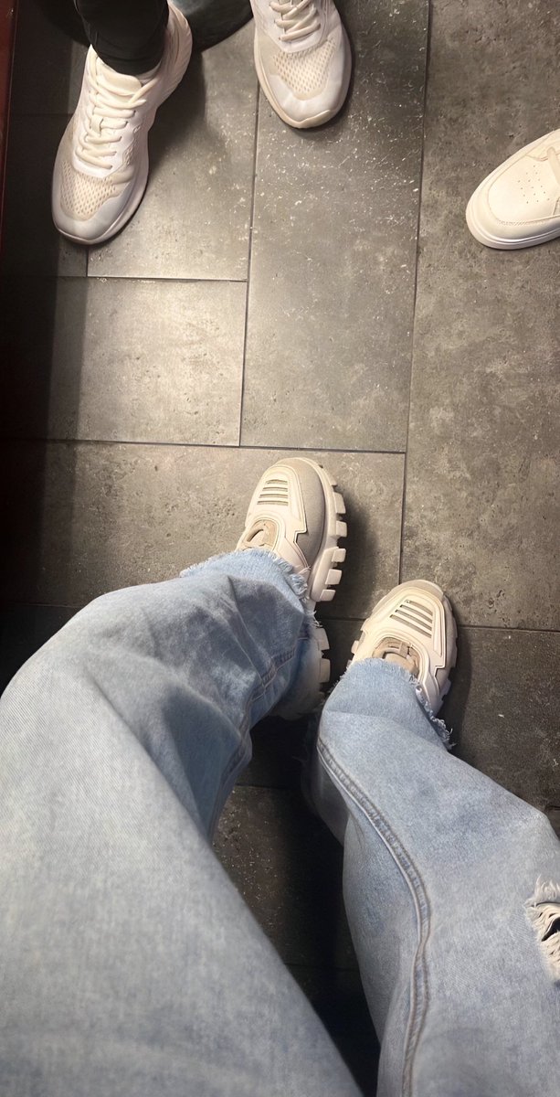 انجل وكاسبر 🤍🤍🤍.