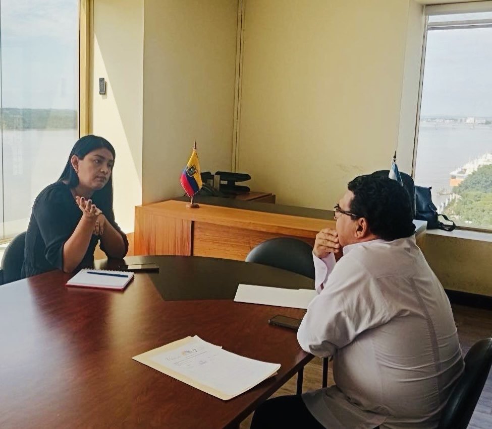 ¡Estamos en territorio!

Hoy recibimos al Dr. Marcos Moreira, Director de la Carrera de Derecho de la <a href="/upsalesianaec/">Universidad Politécnica Salesiana</a> para coordinar la socialización del COOTAD con sus estudiantes.

Mi compromiso es construir puentes entre la academia y la política, para la construcción