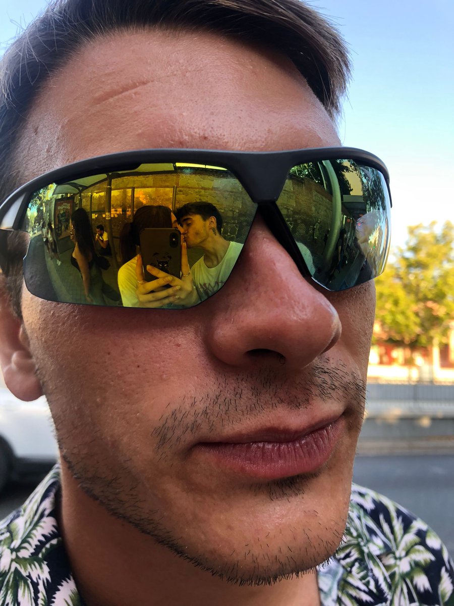 miguelcga17's tweet photo. Todo el rato mirando nuestro fondo de pantalla de bloqueo... https://t.co/1BdnzokoD6