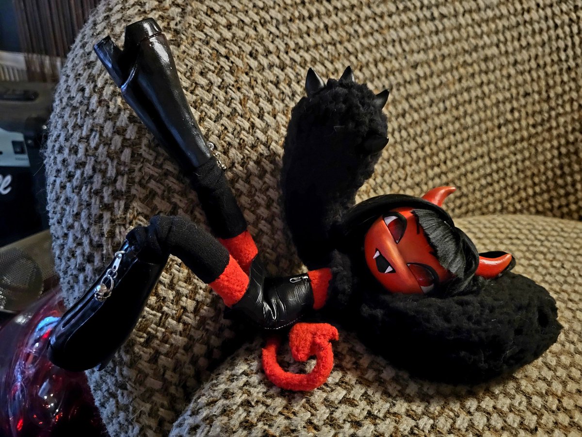 Cricket is on the other site too (@strangegutz) on Twitter photo 