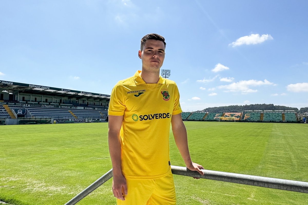 fcpf's tweet photo. 🗣 "𝑄𝑢𝑒𝑟𝑖𝑎 𝑚𝑢𝑖𝑡𝑜 𝑓𝑎𝑧𝑒𝑟 𝑝𝑎𝑟𝑡𝑒 𝑑𝑒𝑠𝑡𝑒 𝑝𝑟𝑜𝑗𝑒𝑡𝑜."

Bem-vindo ao FC Paços de Ferreira, 𝗚𝗼𝗻𝗰̧𝗮𝗹𝗼 𝗖𝗮𝗿𝗱𝗼𝘀𝗼! 🟡🟢
🗞 : https://t.co/wCWA8qoA6f

#DefendeOAmarelo #FCPF2425 https://t.co/qGBgIDAppw