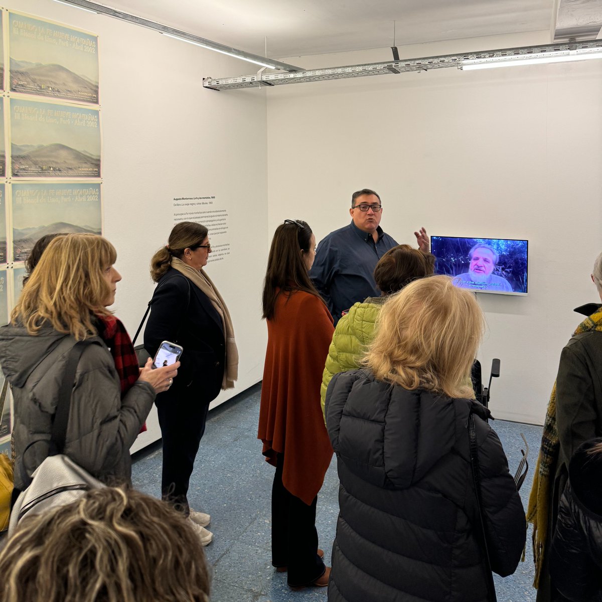 FundacionPROA's tweet photo. #PROA21 | Más de 300 personas visitaron la muestra del artista Francis Alÿs el día de su inauguración en PROA21. Se exhiben documentos inéditos sobre cómo un grupo de voluntarios movió una montaña en Lima, Perú. 👉 https://t.co/3Kg2pwMfj9
Av Pedro de Mendoza 2073, La Boca https://t.co/dSBXAKmLao