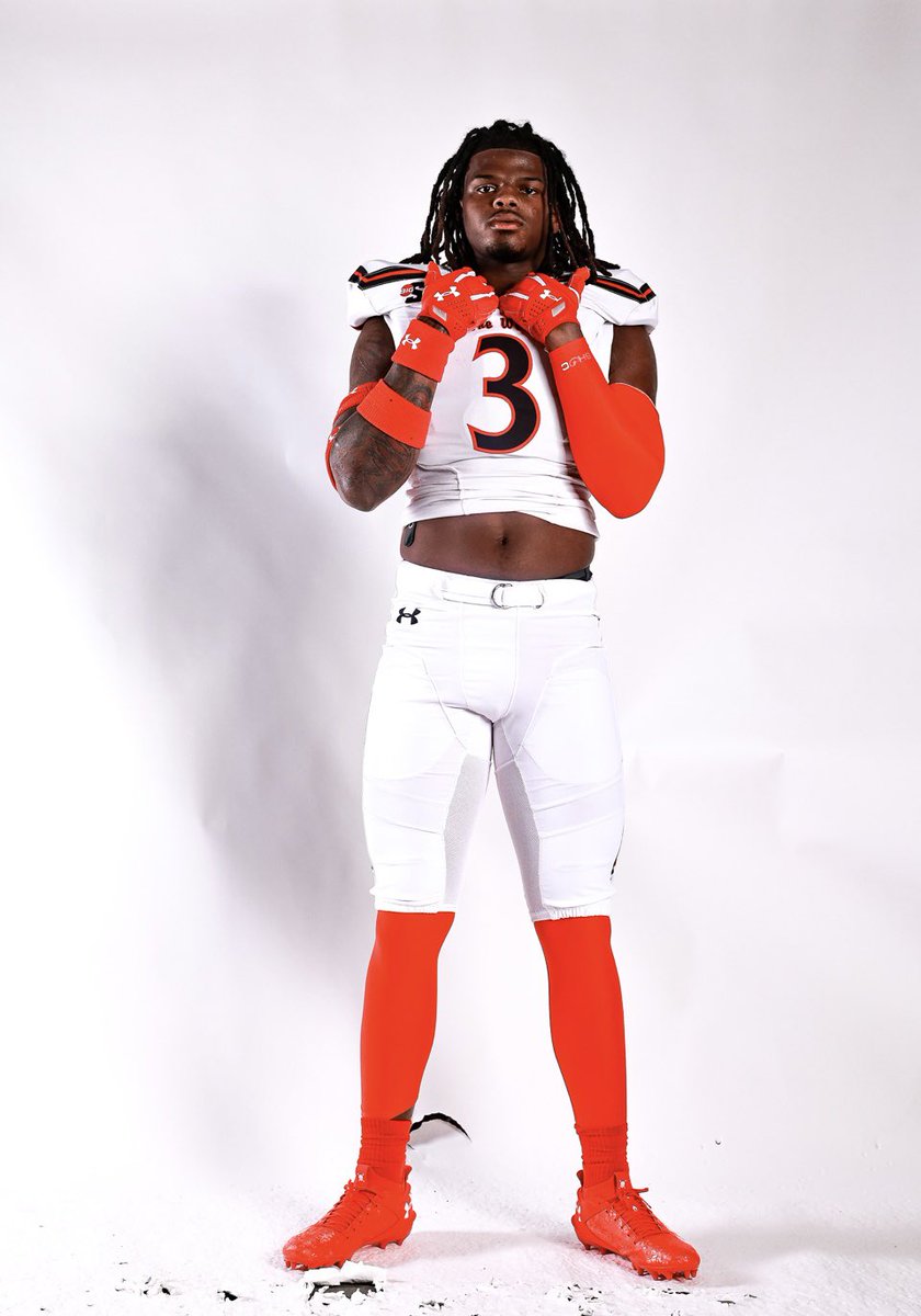 Sackchasertone3😈. tweet media