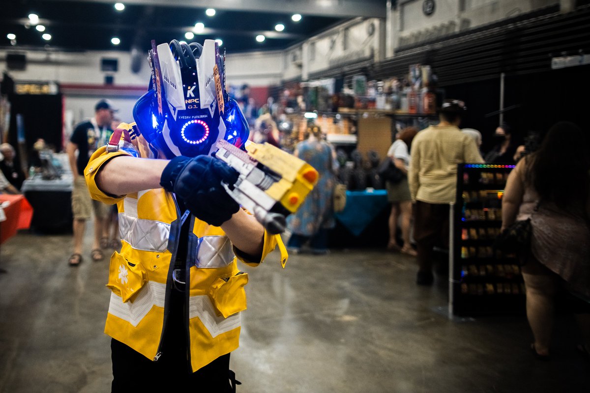 Some more sights from the lens of <a href="/ShaneWDay/">Shane W Day</a> on the floor of another fantastic edition of <a href="/ConHuntington/">Huntington Comic & Toy Convention</a>! Thanks to everyone for coming out and making it an awesome one 😎