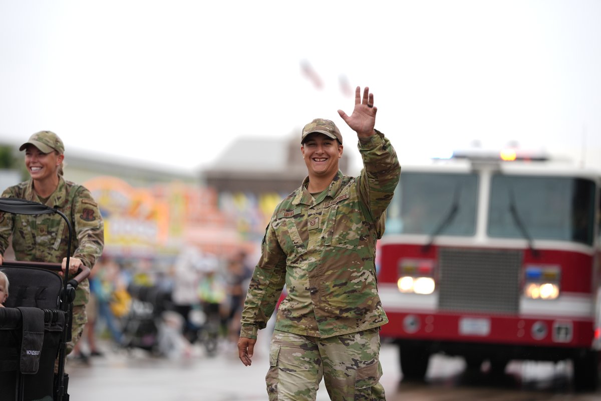 IowaStateFair's tweet photo. The Veterans Day Parade got a little wet but we're always happy to have these brave men and women on the Fairgrounds!

Thank you to those who came out to support them and thank you to all of those who served❤️ 
#IowaStateFair #FairFever #Veterans https://t.co/86rABXwgzo