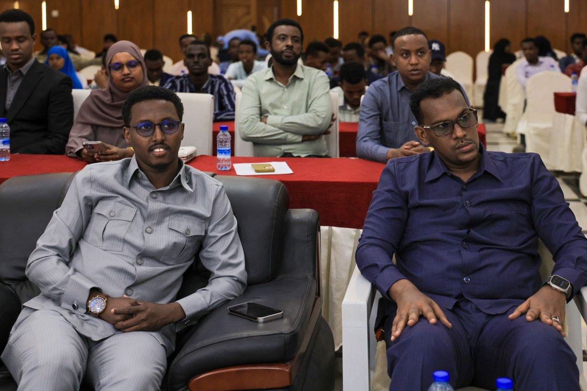 UNFPA_SOMALIA's tweet photo. On #InternationalYouthDay, at an event with @MoysFGS, #UNFPA reaffirmed its commitment to empowering youth through digital platforms. ‘From Clicks to Progress’—we’re equipping Somali youth with the skills &amp; opportunities to drive our nation’s future."#IYD2024 #DigitalEmpowerment https://t.co/sp0v4LJdUD