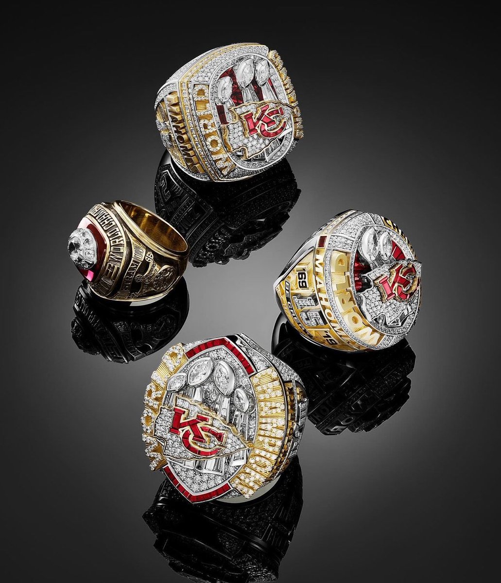 Vito Rocco Farinola (@_vicdamonejr) on Twitter photo 