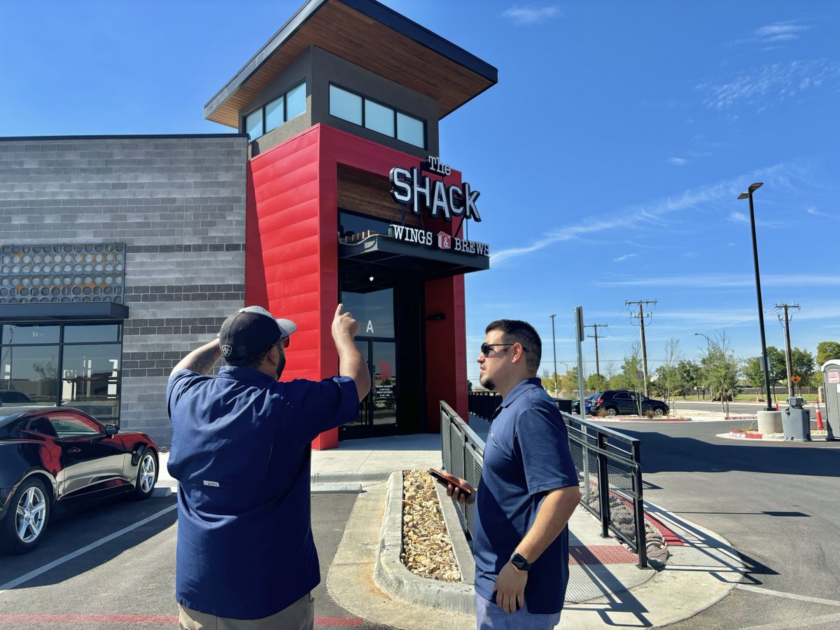 novatechsystem1's tweet image. Stephen on-site with The Shack Wings &amp;amp; Brews, ensuring their brand vision comes to life for their new location! 🔥🔥🔥

#NovaTechSystems