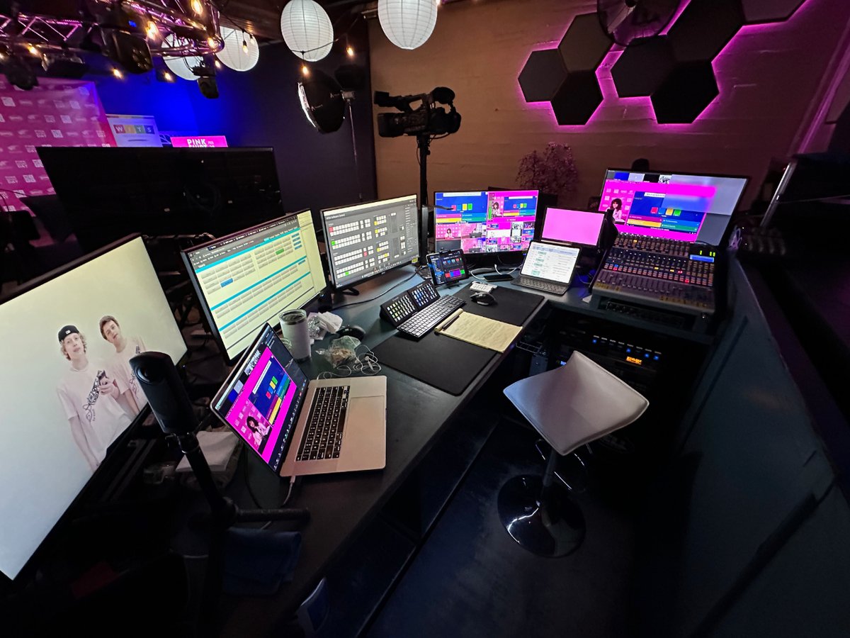 🚀 Elevate your virtual and hybrid events with our latest livestreaming tech. See it in action every Thursday at Sunset Labs. Demos at 1pm and 5pm—book your spot now! 👉 i.mtr.cool/fougjgivbb
#virtualevents #productionstudio #hybridevents #livestream #yyjevents #sunsetlabs