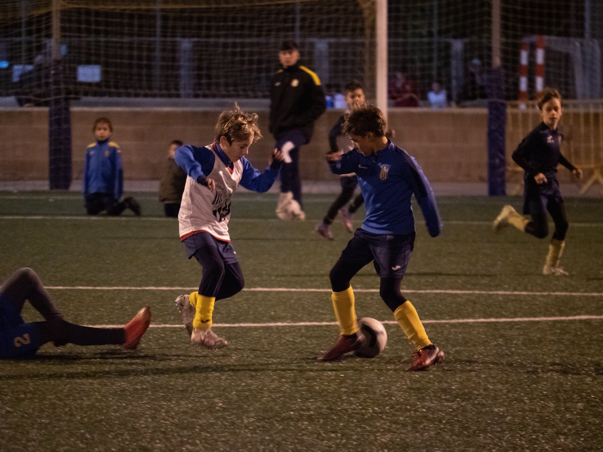 cefgironessabat's tweet photo. 📅 El proper dimecres 14 comencen els entrenaments de pretemporada 24/25! Aquesta setmana arrenca el primer equip, i la propera s'hi sumen equips de futbol base. Estem preparats per tornar a trepitjar el camp i donar-ho tot! ⚽🔥
#AmuntGirones #cefgs https://t.co/xMZkuH2JwW