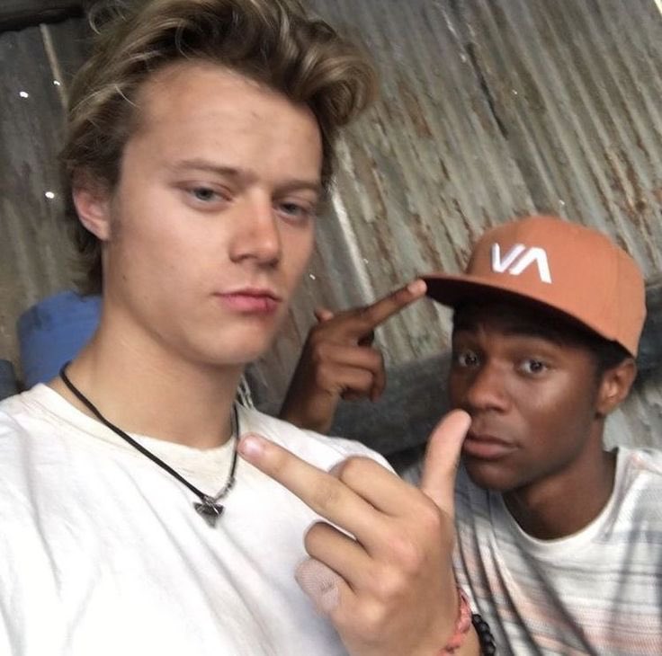 jonathanstitans's tweet photo. happy birthday kid! 🧁🎊 https://t.co/1Cp4VCQq9u